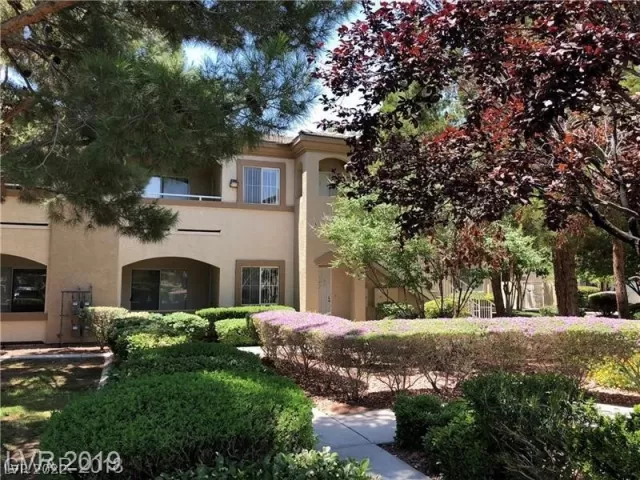 MLS: 2371487 Condo For Sale