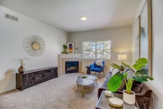 Photo #3: 2371487 Listing