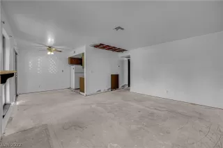 Photo #2: 2371503 Listing