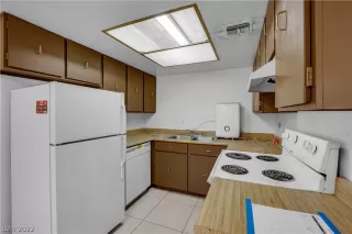 Photo #6: 2371503 Listing