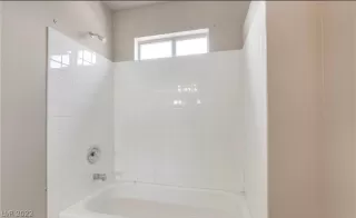 Photo #4: 2371508 Listing