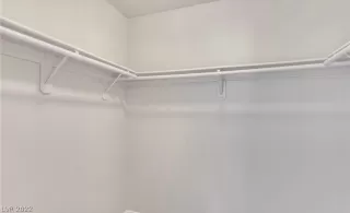 Photo #6: 2371508 Listing