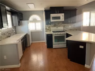 Photo #1: 2371530 Listing 