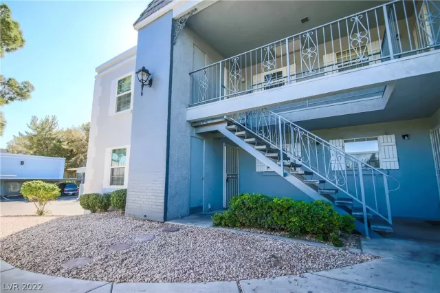 MLS: 2371538 Condo For Sale