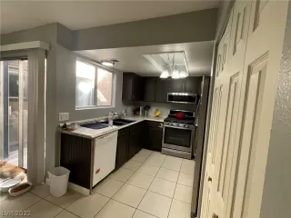 Photo #4: 2371553 Listing 