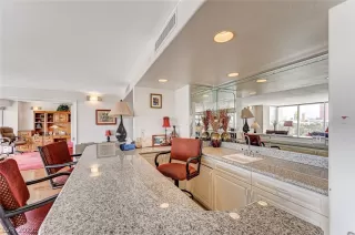 Photo #6: 2371559 Listing 