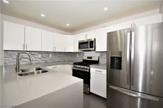 Photo #2: 2371571 Listing 