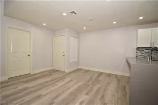 Photo #3: 2371571 Listing 