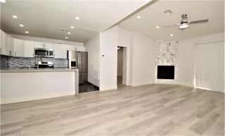 Photo #5: 2371571 Listing 
