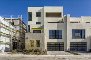 Photo #1: 2371574 Listing 