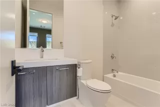 Photo #5: 2371574 Listing 