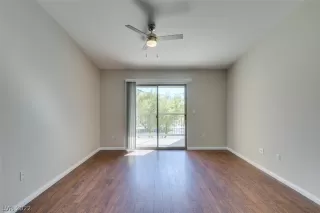 Photo #4: 2371579 Listing