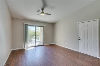 Photo #5: 2371579 Listing