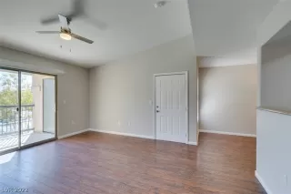 Photo #6: 2371579 Listing