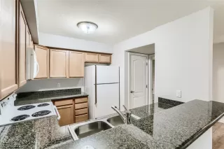 Photo #4: 2371592 Listing