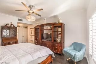 Photo #5: 2371628 Listing