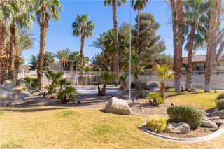 Photo #1: 2371629 Listing 