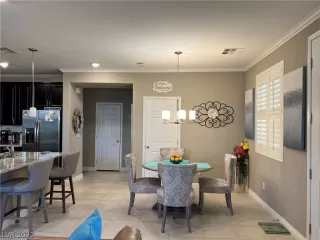 Photo #3: 2371641 Listing