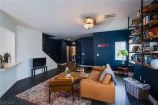 Photo #5: 2371676 Listing 