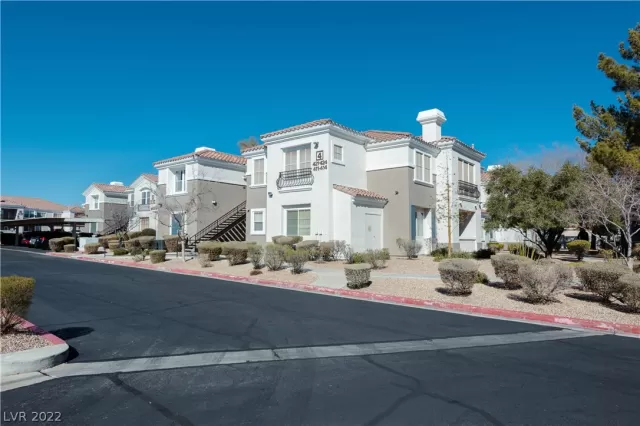 MLS: 2371686 Condo For Sale