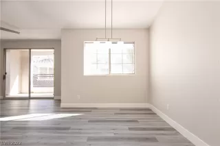 Photo #6: 2371686 Listing