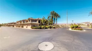 Photo #2: 2371695 Listing 