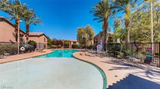 Photo #4: 2371695 Listing 