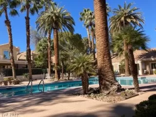 Photo #2: 2371712 Listing 