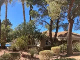 Photo #5: 2371712 Listing 