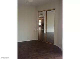 Photo #5: 2371730 Listing 