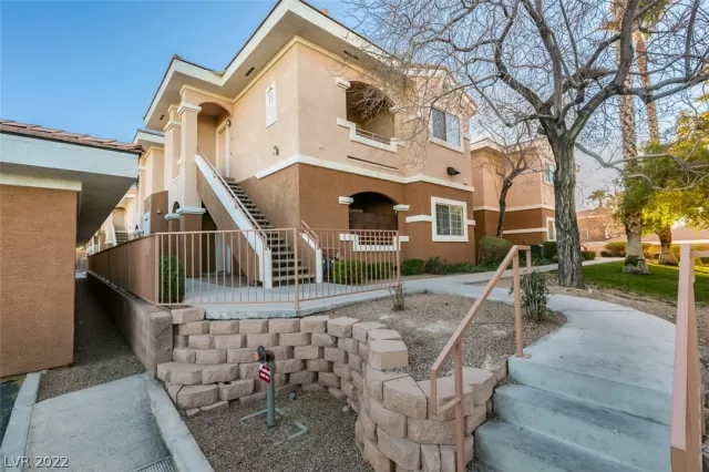 MLS: 2371769 Condo For Sale