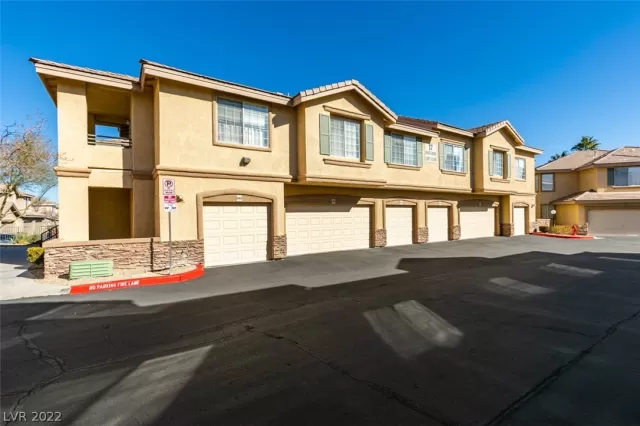 MLS: 2371782 Condo For Sale