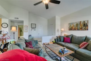 Photo #5: 2371782 Listing 