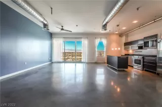 Photo #2: 2371790 Listing