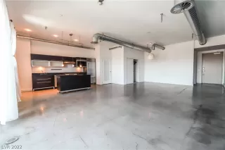 Photo #5: 2371790 Listing