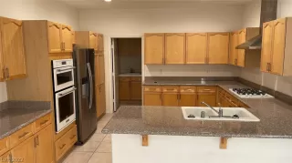 Photo #3: 2371795 Listing 