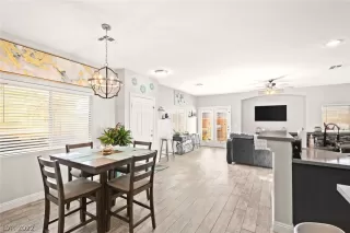 Photo #1: 2371820 Listing 