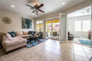 Photo #2: 2371829 Listing