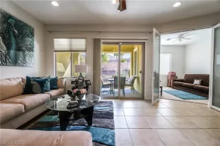 Photo #3: 2371829 Listing