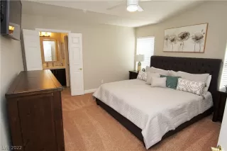 Photo #6: 2371843 Listing