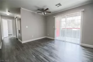 Photo #5: 2371855 Listing 