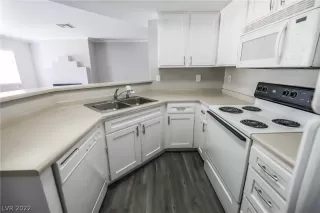 Photo #6: 2371855 Listing 