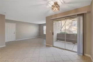 Photo #5: 2371876 Listing