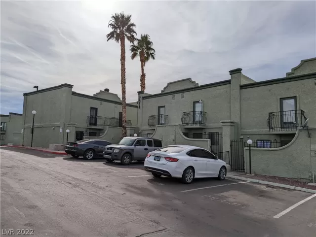 MLS: 2371892 Condo For Sale