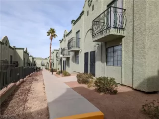 Photo #1: 2371892 Listing 