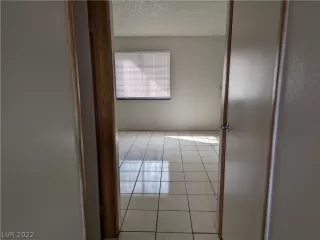 Photo #4: 2371892 Listing 