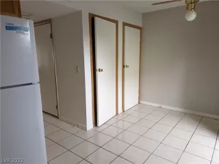 Photo #5: 2371892 Listing 