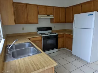 Photo #6: 2371892 Listing 