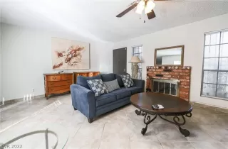 Photo #6: 2371901 Listing 