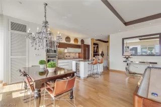 Photo #6: 2371973 Listing 